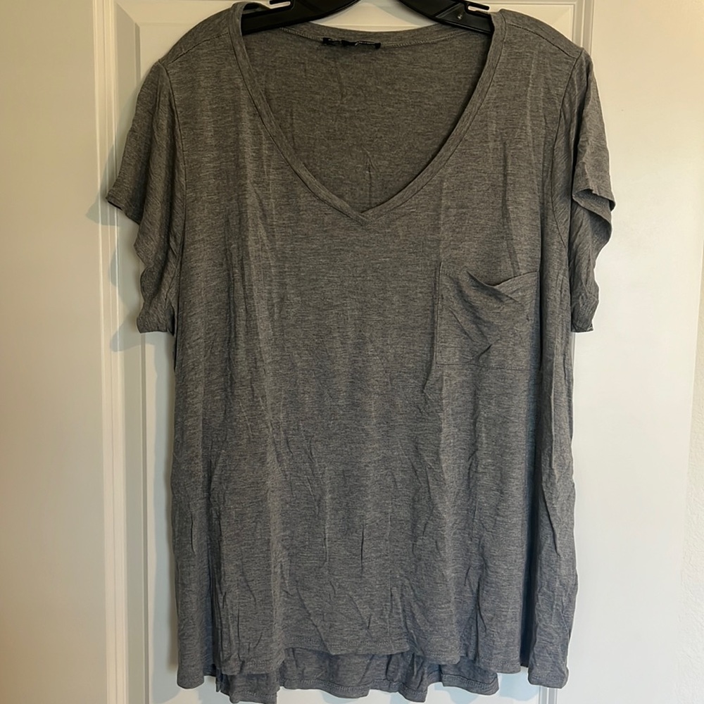 Cable & Gauge V Neck T Bundle💥 3/$15